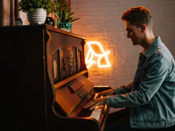 Here are over 40 of the most famous piano intros and riffs you have ever heard