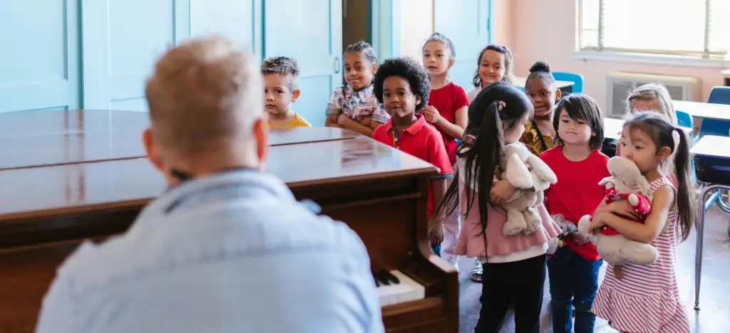 ArtMaster give free access, instruments and mentorship to children in care