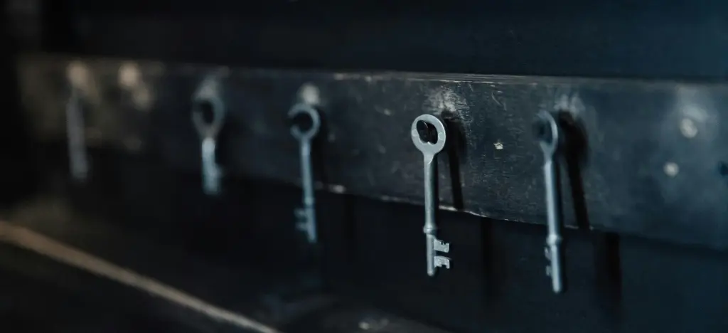 A key in music is like your song’s home base. It gives you:  A set of notes that sound good together  A group of chords that naturally work  A “starting point” and “ending point” your ears want to return to