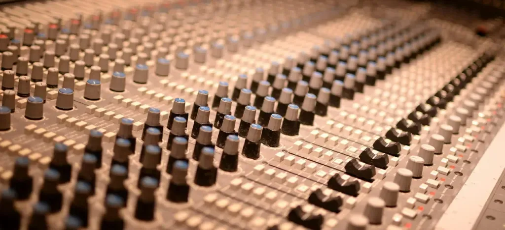 Music Producer vs. Recording Engineer: What's the difference?